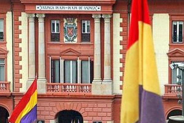 Es un homenaje a la II República y a su apoyo cultural.