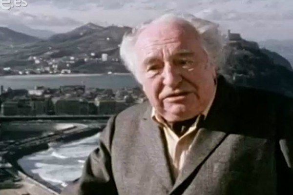 Gabriel Celaya y Donosti al fondo. 50/70. Poesía social