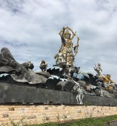 Bella estatua, Belle estatue