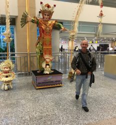 19 02 2016 LLegada a Bali y mi primer contacto con el mundo hinduista. Arrivée à Bale et mon premer contact avec le monde hindouiste.